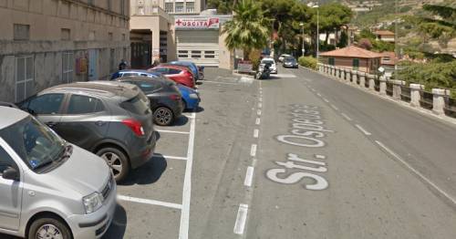 Straniero sputa contro medico e carabinieri, poi aggredisce i militari
