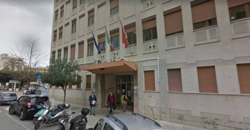 Commistione di reparti e senza mascherine: i medici scrivono alla procura