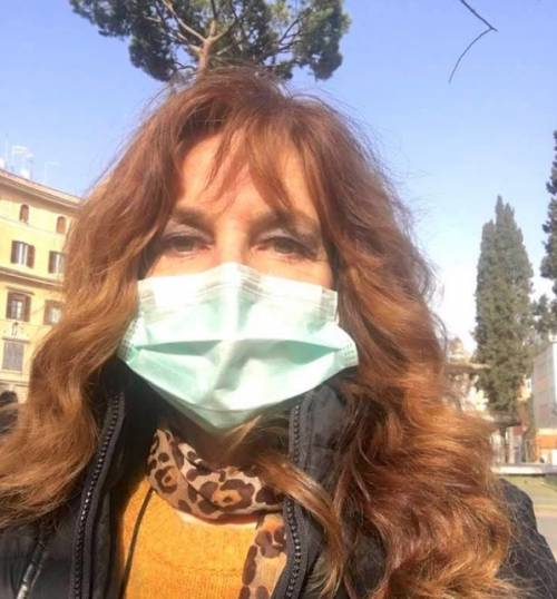 "Casa svaligiata", ladri in azione nell'appartamento di Giuliana De Sio