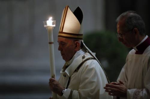 La veglia di Francesco "È il giorno del silenzio Questa è l'ora più buia"