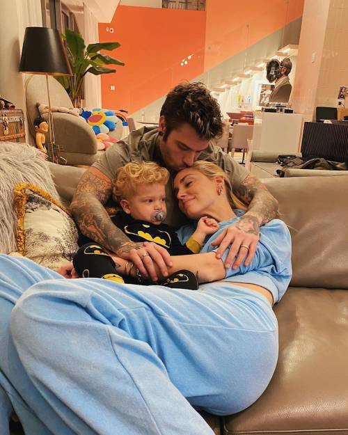 Leone chiama 'papà' altro uomo: l'ultima gag del baby influencer
