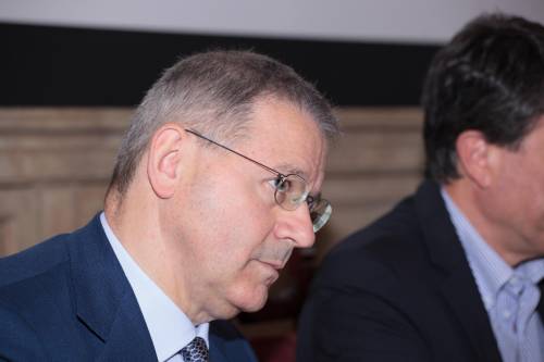 "In 300mila rischiano il posto. Togliete subito Tari e Imu"