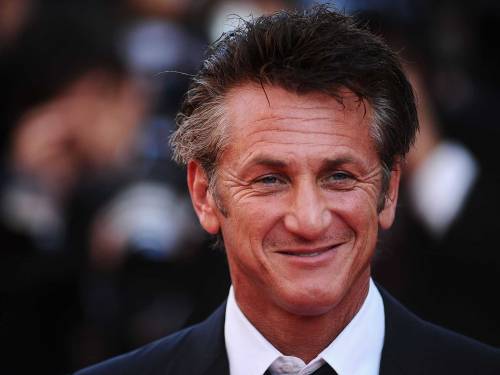 Così Sean Penn combatte il virus: tamponi gratis per le strade di Los Angeles