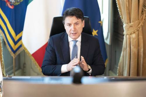 Conte: "Dal 4 maggio più spostamenti". Ma il decreto con la Fase 2 slitta ancora