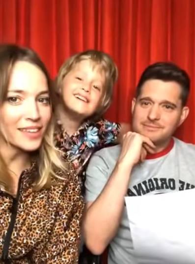 Michael Bublé mostra (orgoglioso) il figlio guarito dal cancro