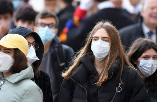 Negozi, scuole e uffici: ecco come l'Europa riapre e riparte