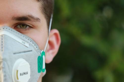 Non solo mascherine: come proteggere gli occhi
