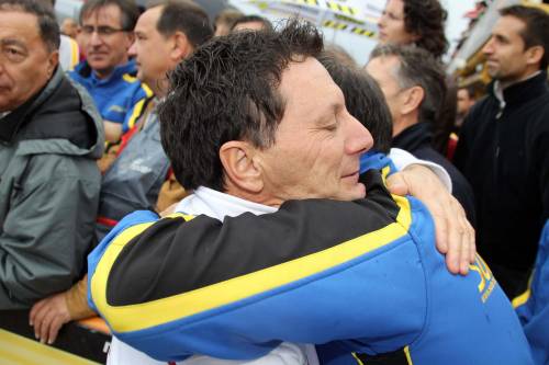 "Siamo come in guerra. Abbandonati dal governo ci salva l'unità dei team"