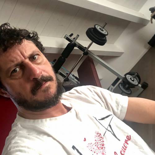 Scoppia l'ira di Bizzarri su Conte: "Non si balla? Che confusione..."