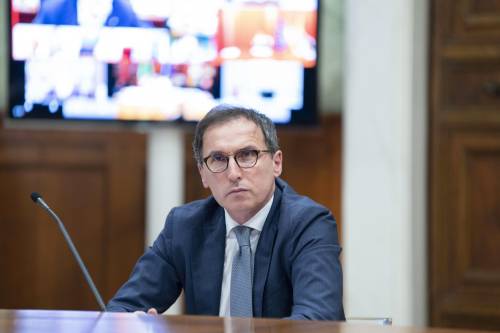 Il governo recluta 60mila "assistenti civici" per vigilare sulla Fase 2