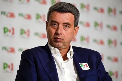 I dem danno la caccia ai dissidenti. Cresce l'insofferenza verso il governo