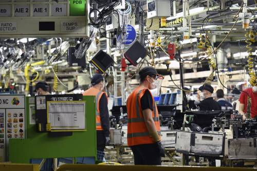 Boom di richieste di saldatori: una via per chi cerca lavoro