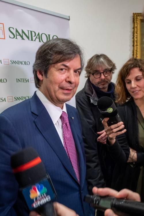 Intesa e Generali a duello sul risparmio