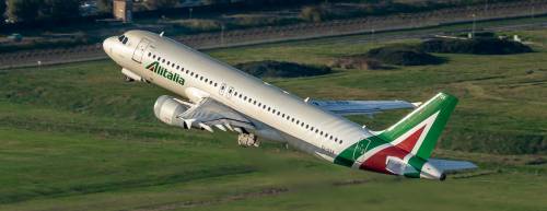 Alitalia aumenta i voli da Milano per la Sardegna e la Sicilia