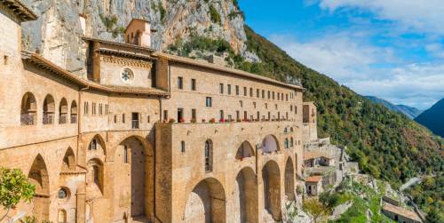 Ora, labora e parti. Inseguendo Benedetto nel cuore dell'Italia