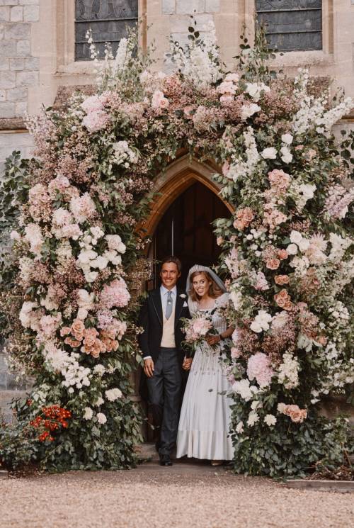 Principessa Beatrice, matrimonio con il vestito in prestito