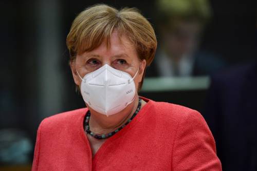 Il banchiere o il Governatore di Baviera: dopo di lei la sfilata degli uomini in grigio