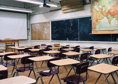 Scuola, riapertura nel caos. Slitta l'appalto per i banchi