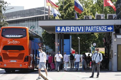 Migranti, allerta dall'Est Europa: i pullman evitano controlli in stazione