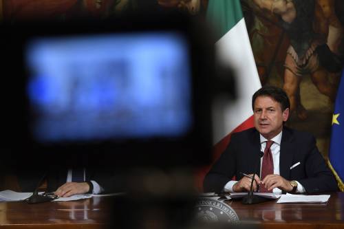Dall'hotel del suocero di Conte alla Azzolina. Il vizietto del governo per le leggi ad personam