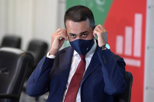 Di Maio "archivia" l'M5s: "Voto sì al terzo mandato e alle nuove alleanze..."