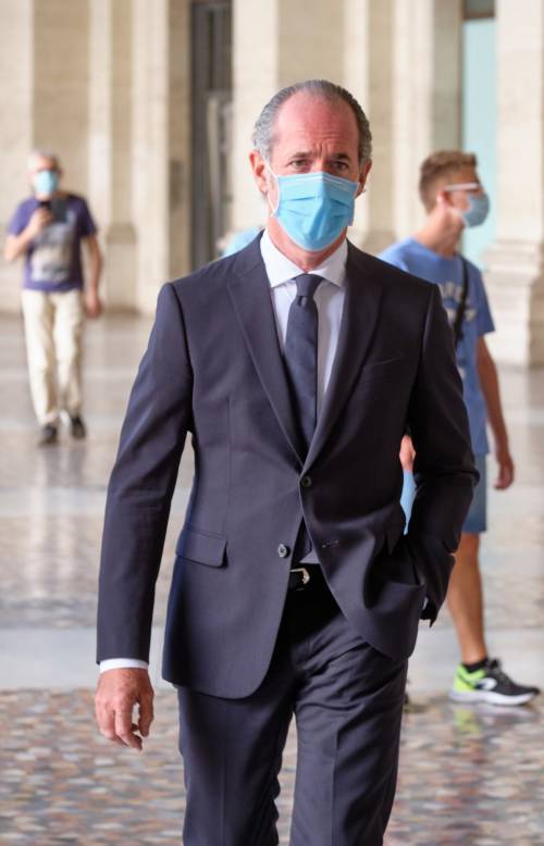 "Contratto per milioni di dosi". Ma il governo stoppa il Veneto