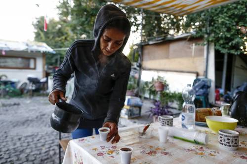 Così la Raggi spende 1,7 milioni per trovar appartamenti a rom