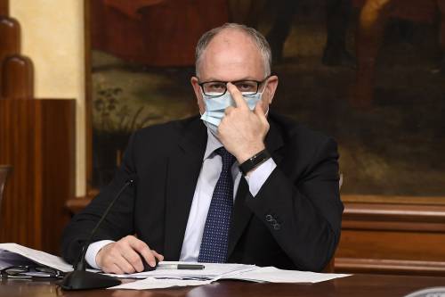 Il governo sfila a Taranto per la svolta "green". Ma si dimentica dell'Ilva