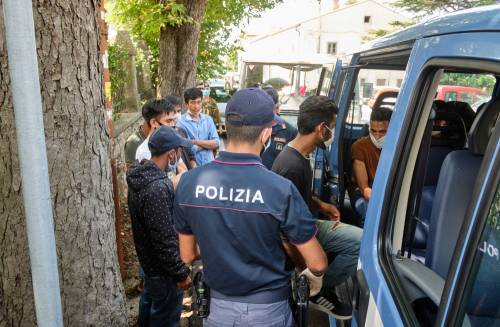 Undici arresti e le condanne Ma l'incubo degli agenti è libero