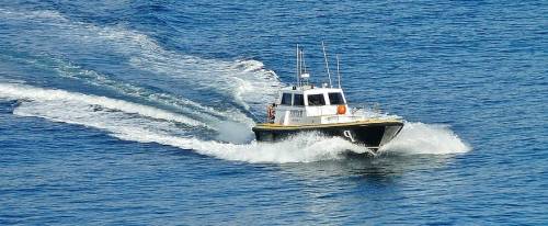 Giallo sul ritrovamento di una 17enne morta in mare. Il fidanzato è scomparso