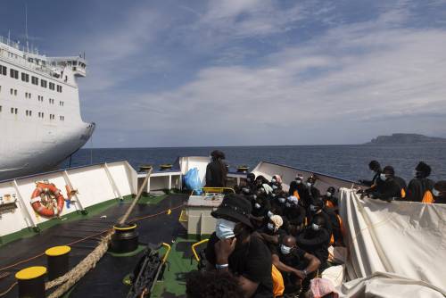 L'Ue vuole lasciarci i migranti. Un piano tedesco per rovinarci