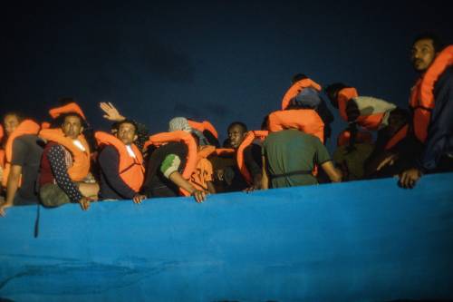 Dall'Ue 3,4 miliardi alle Ong. Ma non sa come li spendono