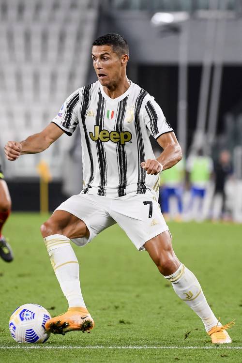 Stavolta CR7 non sbaglia. La Signora cala il poker e Pirlo vede le milanesi