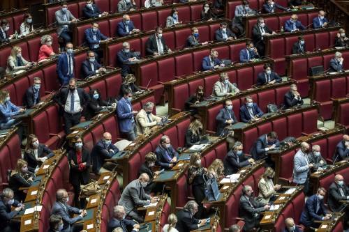 Il centrodestra chiede il rinvio dei voti: "Sospendiamo i lavori d'aula"