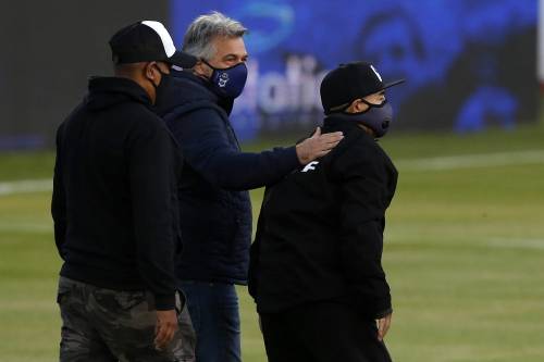 Maradona ricoverato: "Ma non per coronavirus"