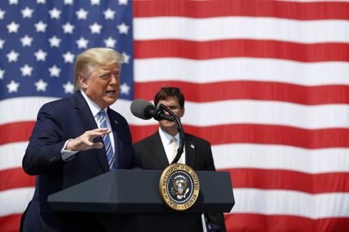 "L'Italia ha cospirato contro Trump": l'accusa virale su Twitter