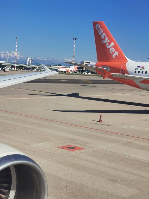 EasyJet taglia flotta e voli l'effetto Covid pesa su conti e investimenti