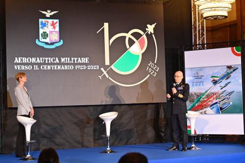 "In squadra per andare lontano", il messaggio dell'Aeronautica per il 2021