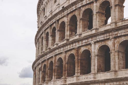 "Cancellate gli antichi Romani"