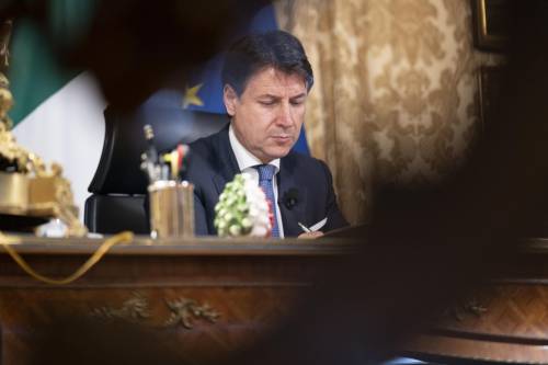 Il Pd non esclude più il voto: c'è un "piano" per far cadere Conte