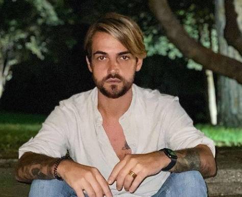Lo sfogo di Valerio Scanu: "Mio padre era sano. Si rispetti chi ha vissuto il dramma"
