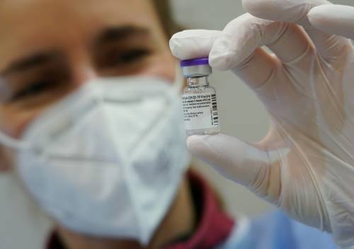 L Efficacia Tra Il 19 E Il 29 Ecco Lo Studio Che Rivede I Vaccini Ilgiornale It