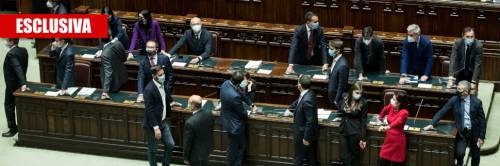 "Ora deve darsi una calmata". Il piano M5S per ricattare Renzi
