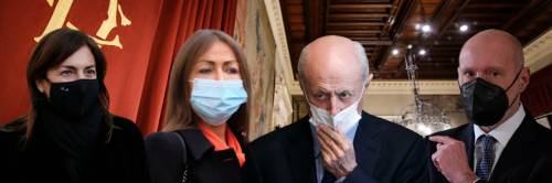 Dal gruppo dei costruttori a "umarell". I responsabili guardano il cantiere Draghi