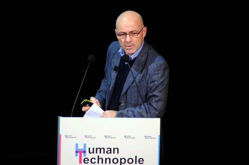 "Cittadini mangiate meno carne". L'ira degli allevatori verso il superministro