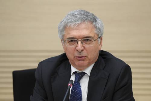Da marzo diluvio di cartelle. Il centrodestra: "Stop subito"