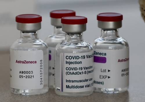 Germania, malori dopo vaccinazioni con siero AstraZeneca. È polemica