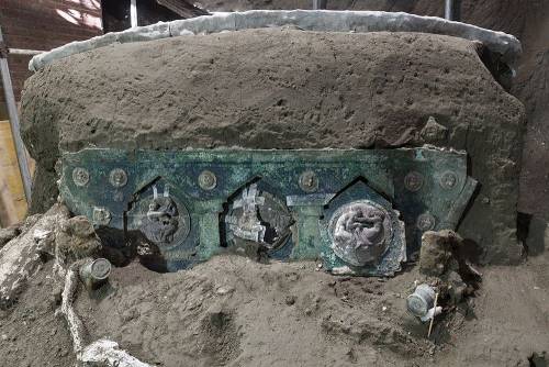 Pompei nella bufera per il nuovo direttore ma un "carro di lusso" zittisce la polemica