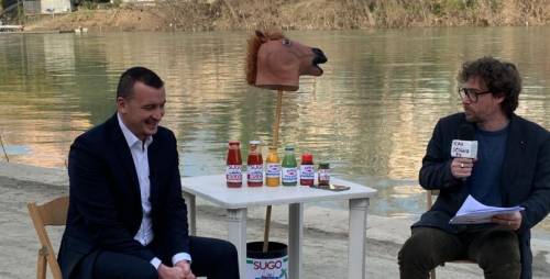 Casalino torna all'attacco: "Cosa penso di Renzi e Boschi"