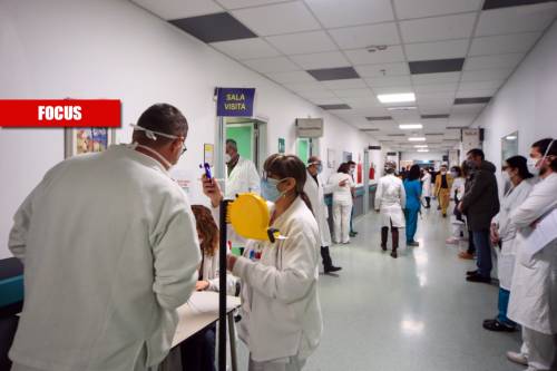 La variante può cambiare tutto: "Perché il Covid dura di più..."